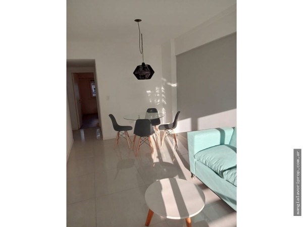 VENTA DEPARTAMENTO DE DOS AMBIENTES CON BALCÓN A CALLE RECICLADO Y AMOBLADO 