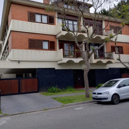VENTA 4 AMBIENTES CON COCHERA Y BAULERA EN LO MEJOR DE LA CIUDAD 