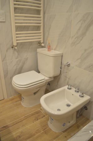 VENTA 2 AMBIENTES CON DEPENDENCIA RECICLADO Y AMOBLADO