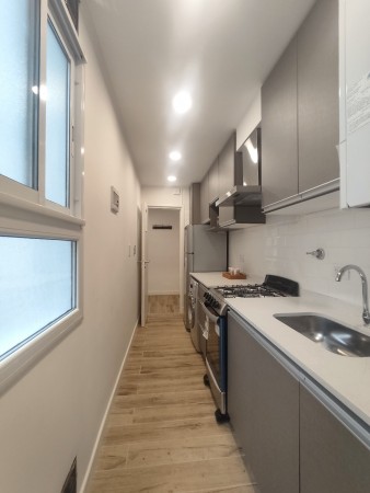 VENTA 2 AMBIENTES CON DEPENDENCIA RECICLADO Y AMOBLADO