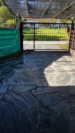 ALQUILER AMPLIO DÚPLEX DE 2 AMBIENTES CON ESPACIO DE COCHERA Y PARQUE COMPARTIDO, BARRIO ALFAR,MAR DEL PLATA.