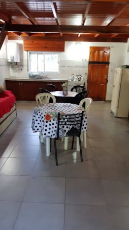 ALQUILER AMPLIO DÚPLEX DE 2 AMBIENTES CON ESPACIO DE COCHERA Y PARQUE COMPARTIDO, BARRIO ALFAR,MAR DEL PLATA.