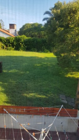 ALQUILER AMPLIO DÚPLEX DE 2 AMBIENTES CON ESPACIO DE COCHERA Y PARQUE COMPARTIDO, BARRIO ALFAR,MAR DEL PLATA.