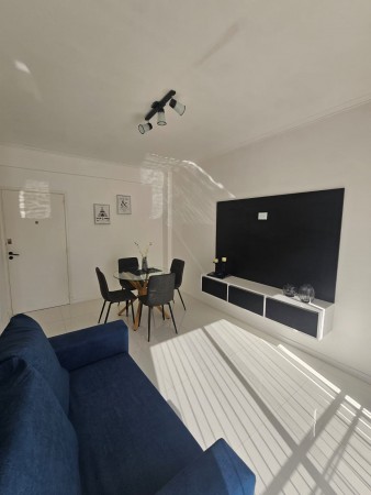 DEPARTAMENTO 2 AMBIENTES A CALLE CON BALCÓN FRANCÉS 
