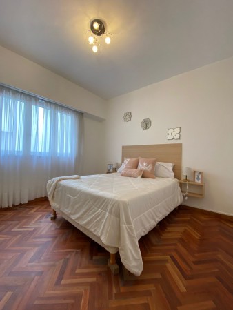 DEPARTAMENTO DE 2 AMBIENTES AL CONTRAFRENTE RECICLADO Y AMOBLADO