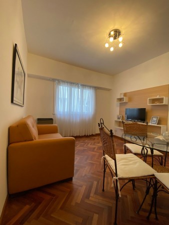 DEPARTAMENTO DE 2 AMBIENTES AL CONTRAFRENTE RECICLADO Y AMOBLADO
