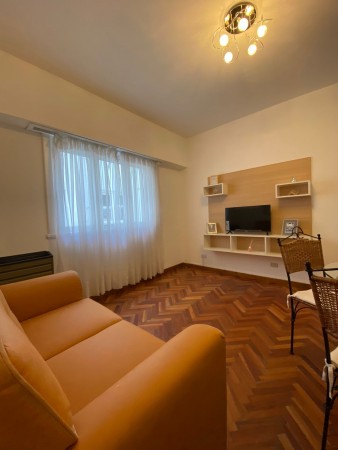 DEPARTAMENTO DE 2 AMBIENTES AL CONTRAFRENTE RECICLADO Y AMOBLADO