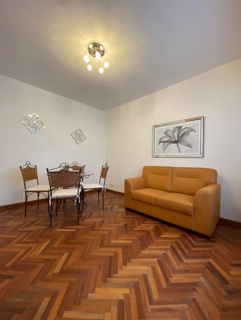 DEPARTAMENTO DE 2 AMBIENTES AL CONTRAFRENTE RECICLADO Y AMOBLADO