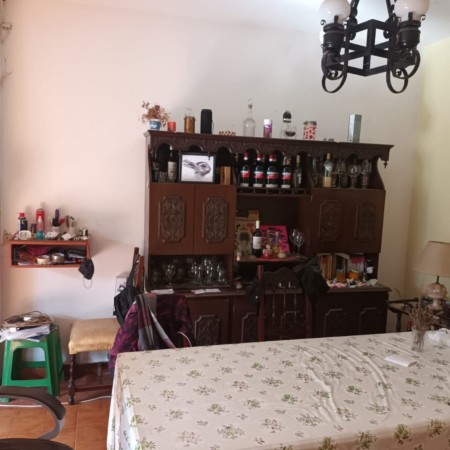 VENTA CHALET 4 AMBIENTES, COCHERA Y QUINCHO