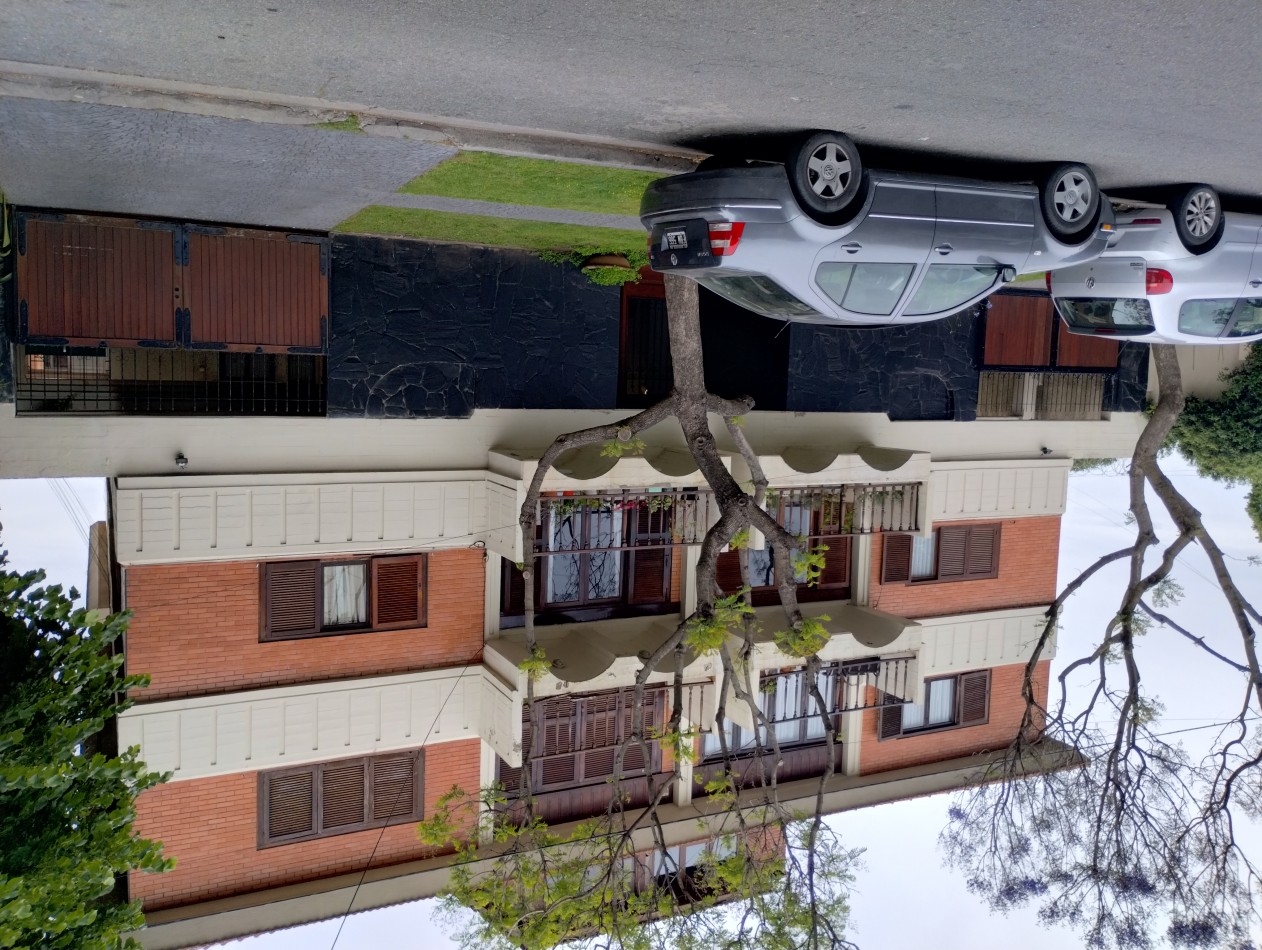 VENTA 4 AMBIENTES CON COCHERA Y BAULERA EN LO MEJOR DE LA CIUDAD 